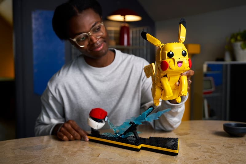 LEGO - Pikachu & Pokeball